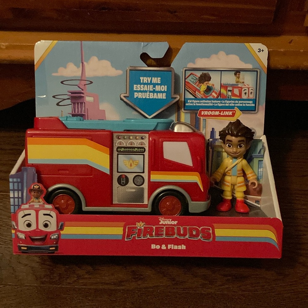 BRAND NEW KIDS  TOY! NIB! SMOKE FREE HOME!